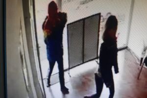 Primele imagini cu autorul jafului de la Bumbeşti-Jiu!