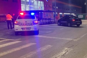 Tânărul de 18 ani bănuit că a înjunghiat doi bărbaţi la Timişoara a fost lăsat în libertate