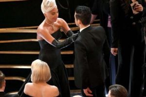 Accident la PREMIILE OSCAR 2019.  A CĂZUT de pe SCENĂ! Medicii au intervenit de URGENȚĂ