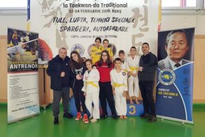 Copiii din Mosniţa Nouă şi Ghiroda, pe podium la Cupa Naţională de Taekwondo Tradiţional