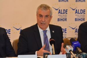 Huliganii, Tăriceanu, presa