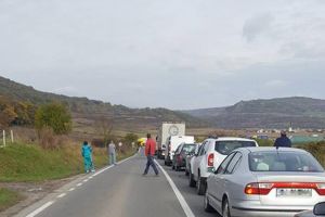 Carambol cu cinci maşini pe DN1, între Alba Iulia şi Teiuş. Traficul este îngreunat