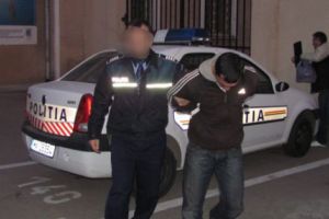 A venit cu „ia-mă nene” ca să fure la Piteşti!