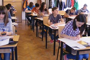Oficial! Elevii vor începe şcoala în 9 septembrie şi nu vor mai avea vacanţă intersemestrială