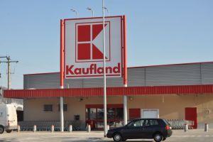 Ce salarii vor câştiga de la 1 martie angajaţii Kaufland