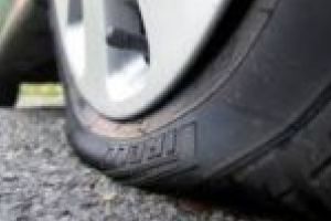 V-aţi avariat maşina anul acesta, în gropile din drumurile reşiţene? Primarul Nelu Popa vă propune ca despăgubire pe cale amiabilă până la 1000 de lei!