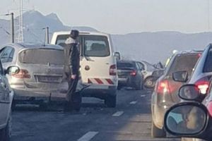 Trei accidente, unul după altul, pe drumul spre Hărman. Nouă maşini avariate