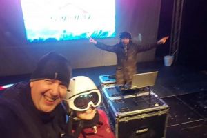 Serbările roşii: Managerul public al Bihorului a fost DJ la Serbările Zăpezii de la Vârtop (FOTO)
