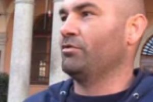 Dreptate SAU xenofobie? Un roman a fost condamnat la inchisoare pentru ca si-a aparat patronul italian