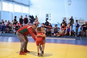Peste 130 de copii au intrat pe saltea la prima ediţie a Cupei „Constantin Tăpârjan” de ...