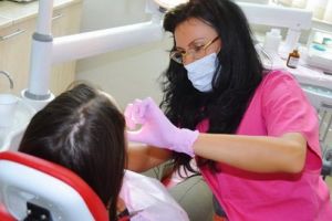 Târgu-Mureş: Investiţii de 100.000 de euro pentru modernizarea cabinetelor de medicină dentară din şcoli!