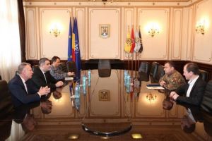 Intalnire importanta intre ministrul Gabriel Les, presedintele Ligii Militarilor Profesionisti si managerului Spitalului de Recuperare din Eforie. Se pune la punct o colaborare