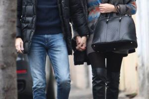 Însărcinată în 6 luni, Lavinia Pîrva a pozat fără sutien într-o rochie transparentă!  Cât de mare este burtica de gravidă
