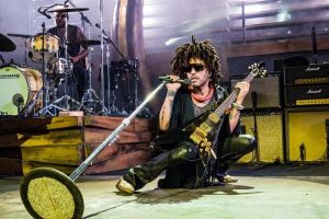 Vine Lenny Kravitz! Vedeta americană va concerta primăvara aceasta, în premieră, la doi paşi de Oradea
