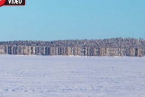 Bizar! O insulă fantomă a ieşit dintr-un lac îngheţat. Nimeni nu poate explica fenomenul. Video în articol