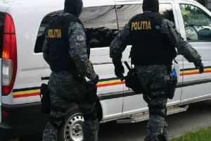 Daţi în urmărire în Germania pentru fraudă informatică, prinşi în judeţul Mureş!