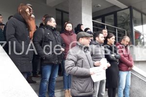  Un nou protest la Parchetul de pe langa Judecatoria Constanta, impotriva modificarilor din legile Justitiei (galerie foto) 
