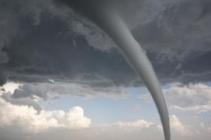 Alertă meteorologică! Fenomen extrem la graniţă! Hălcile de gheaţă au distrus totul. Video uluitor în articol