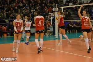 FOTO: Știinţa Bacău – Volei Alba Blaj 0-3, în turul semifinalei Cupei CEV! Echipa din “Mica Romă”, aproape calificată în finală!!!