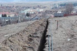 Zărneşti: Se extinde reţeaua de distribuţie a energiei electrice în cartierul Musceluţ