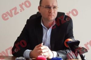 Prim procurorul Parchetului de pe lângă Judecătoria Constanţa, Viorel Teliceanu, îl pune la punct pe Eugen Nicolicea: 