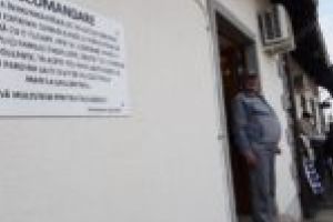 Fără coroane în cimitire! Lugojenii, îndrumaţi de preoţi să ofere bani în loc de jerbe de flori la înmormântări