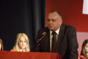 Dacă dreapta-i FRACTURATĂ, stânga se RUPE şi ea! Un NOU PARTID pe scena politică arădeană
