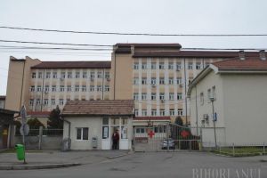 Spitalul Judeţean Oradea, obligat să plătească 50.000 lei unei mămici infectate cu stafilococ în Maternitate