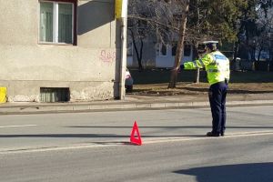 Copil lovit de o maşină la Tălmaciu – Se juca în stradă