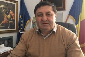 Salarii plafonate la Câmpulung