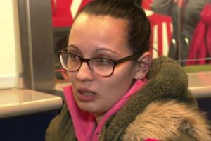 Fetiţă grav bolnavă dată jos dintr-un avion Wizz Air – Trebuia să ajungă de urgenţă în Italia