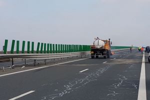 Accident rutier pe Autostrada A1. Doua masini, implicate. Traficul este ingreunat in zona