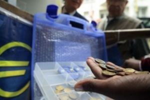 Coborâre spectaculoasă a monedei naţionale. Ce-a mai mică valoare din ultimii şase ani