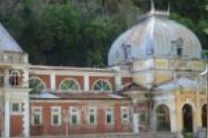 Monumentul istoric Băile Neptun, victimă a ninsorilor şi temperaturilor scăzute?!