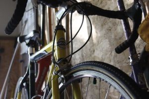 ACCIDENT GRAV în municipiu! Un biciclist a fost LOVIT de un autoturism