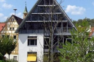 Un pensionar german, obligat de primar să renunţe la apartament pentru a putea fi cazaţi migranţii