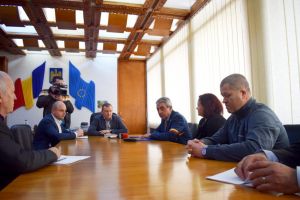 Sindicaliştii Învăţământului Preuniversitar s-au întâlnit cu prefectul judeţului Satu Mare