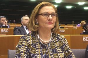 A învăţat sa fure de la Voiculescu(Felix)? Maria Grapini prinsa trişând la numărarea voturilor pentru Kovesi