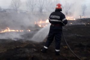 Incendiu in municipiul Tulcea! Pericol de extindere