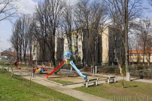 Grădinari cu sila: Decizia Primăriei Oradea de muta în grija asociaţiilor de proprietari spaţiile verzi stârneşte opoziţie