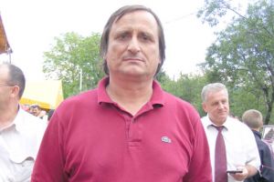 Primăria Bărbăteşti a reluat lucrările de refacere a podului de la Hotar, dar şi pe cele de asfaltare a mai multe drumuri