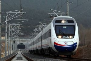 OFICIAL/ Linia ferată de mare viteză Ploieşti-Suceava, pe lista investiţiilor strategice în parteneriat public-privat