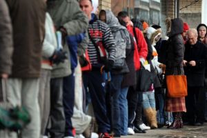Tinerii domină rata şomajului la Sibiu – Cei mai mulţi au sub 25 de ani