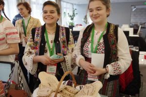 Elevi din Țara Dornelor, premiaţi pentru iniţiativele dezvoltate pentru promovarea ...