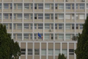 Un copil în vârstă de 7 ani a ajuns la spital după ce a traversat strada fără să se asigure