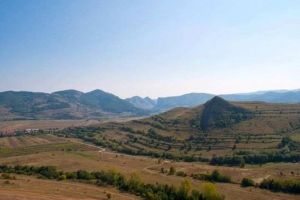 Restricţii de circulaţie pe DJ 107M Rimetea – Aiudul de Sus, până în februarie 2021. Transportul produselor de balastieră şi material lemnos, pericol pentru structura drumului şi casele localnicilor