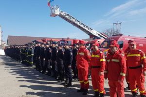 FOTO / VIDEO: Ziua Protecţiei Civile, sărbătorită la ISU Alba: prezentarea tehnicii de intervenţie şi activităţi preventive