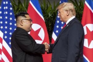 Când realitatea şi contextul războiului lung nu stau smirnă în faţa mai marilor lumii: Trump-Kim