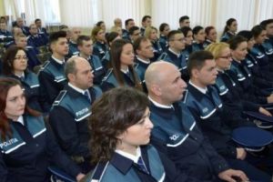 Modificări la salariile poliţiştilor. Majorări funcţie de gradul profesional