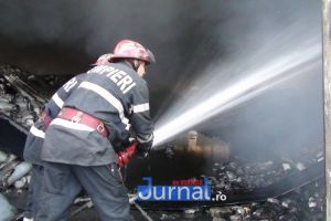 ULTIMĂ ORĂ: Incendiu la acoperişul şcolii din Ivanceşti